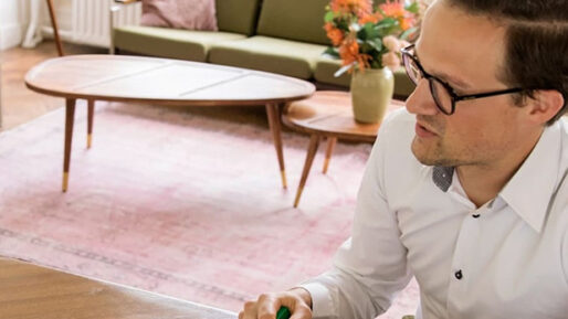 Burnout-Symptome bei Frauen und Männern: Wie gesellschaftliche Rollenerwartungen die Erschöpfung am Arbeitsplatz beeinflussen